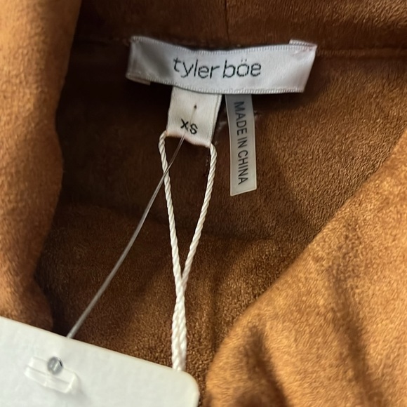 NWT TYLER BOE Faux Suede Kim Cowl Neck Size XS / Can fit small - Pit 19” - Brown - Picture 7 of 11